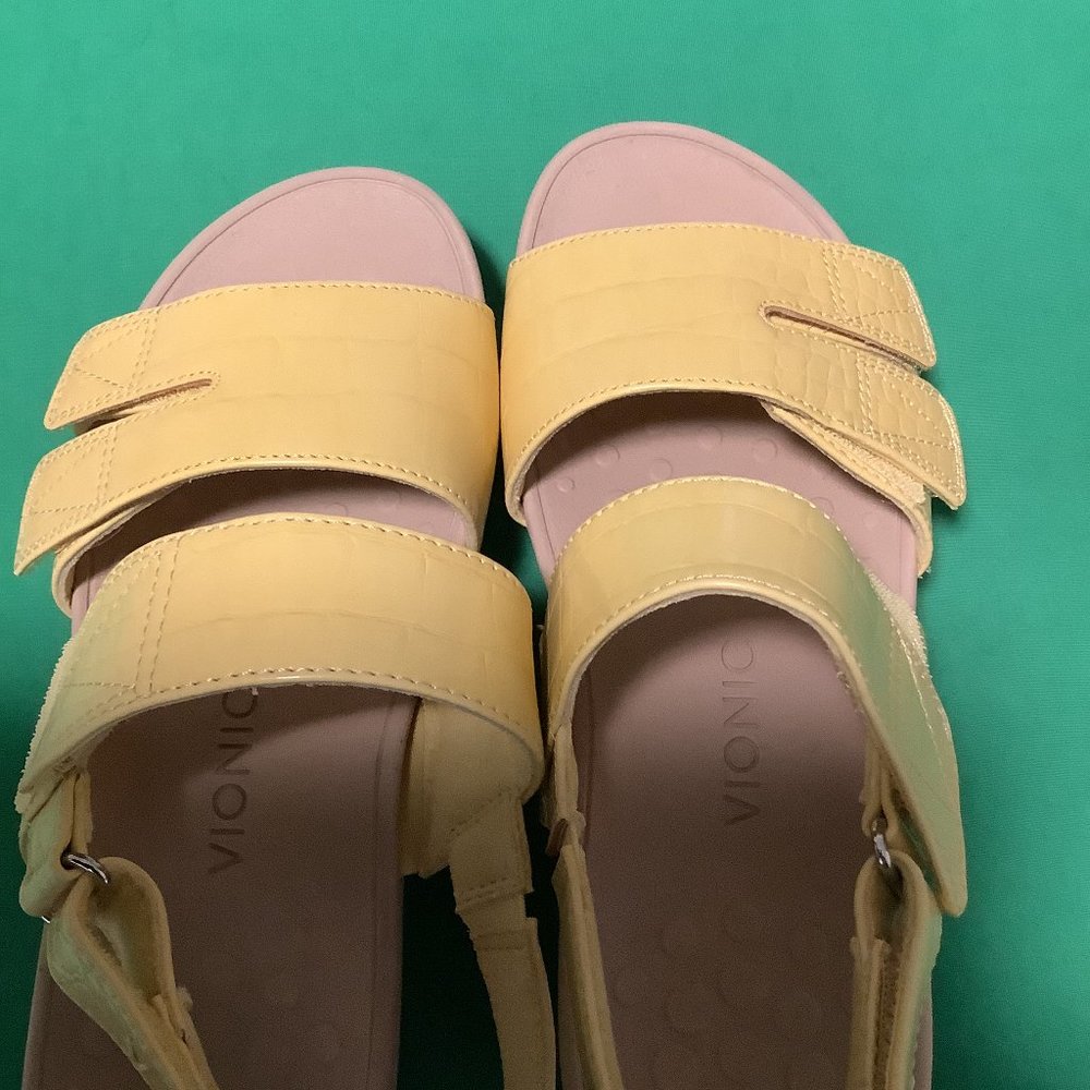 Vionic Sandal Size 7